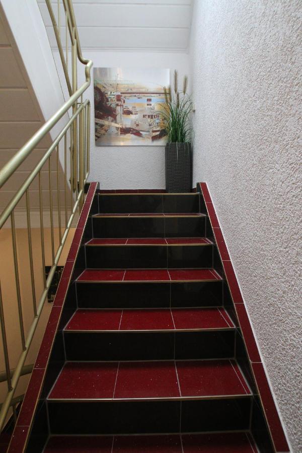 שווצינגן Gaestehaus Kronenstrasse מראה חיצוני תמונה